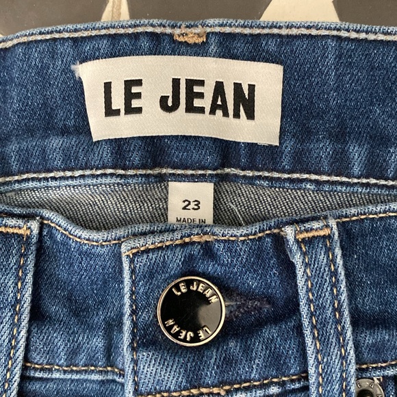 Le Jean Denim - Picture 2 of 4